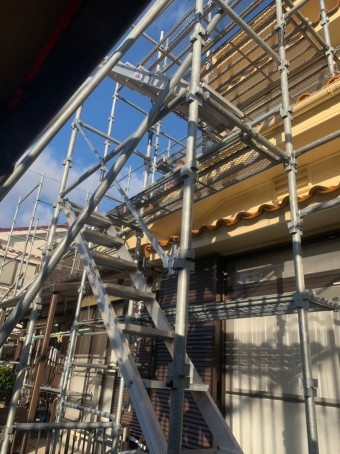 足場解体中