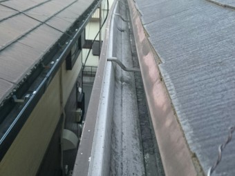 雨樋歪み画像
